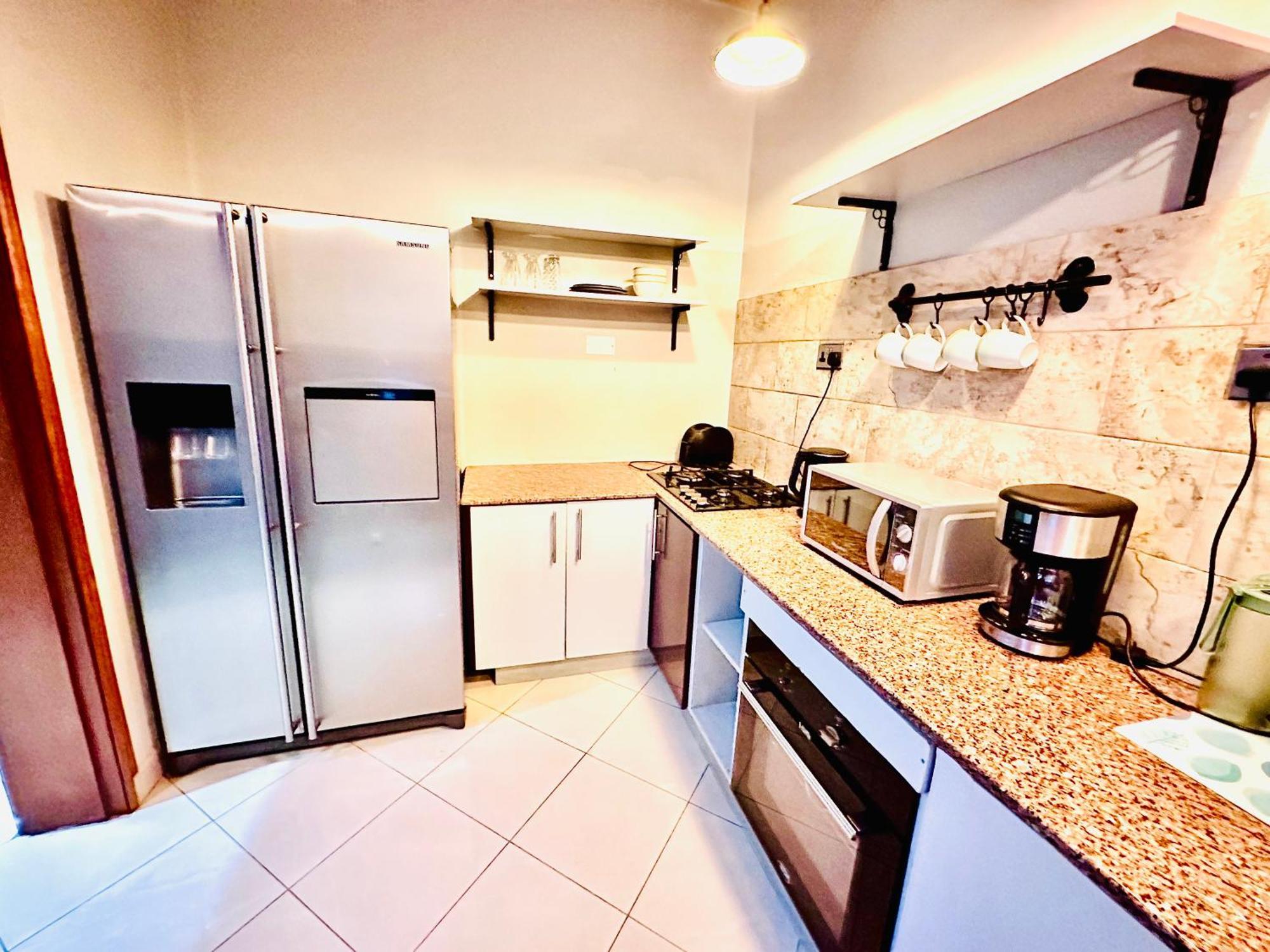 Trendy Apartments เอนเทบเบ้ ภายนอก รูปภาพ