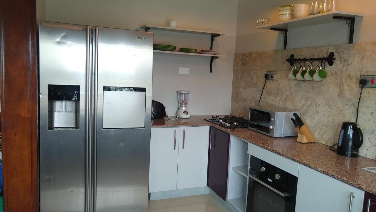 Trendy Apartments เอนเทบเบ้ ภายนอก รูปภาพ