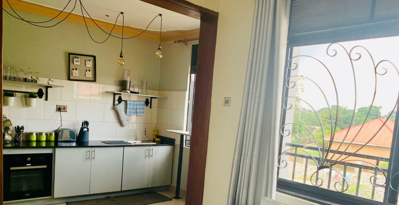 Trendy Apartments เอนเทบเบ้ ภายนอก รูปภาพ